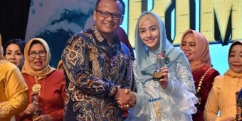 Novita Nur Arifin Terima Penghargaan Himpaudi Award 2019