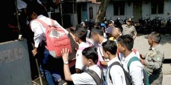 Pondok Ramadhan di Warung dan Rental PS, Puluhan Siswa di Jombang Diciduk Satpol PP