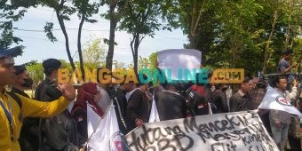 Demo di DPRD Sampang, Formasa Sumbang Bantuan untuk Bayar Hutang JLS