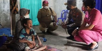 Kapolres Ngawi Berikan Bantuan kepada Eko, Bocah Lumpuh yang Kakinya Sempat Diikat ke Tiang