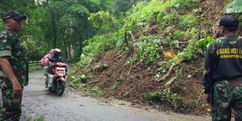 Perbukitan Piket Nol Candipuro Longsor, Jalur Utama Lumpuh