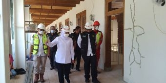 Kunker ke Ngawi, Gubernur Khofifah Kunjungi Benteng Pendem Van Den Bosch