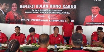 Peringati Bulan Bung Karno, PDIP Kabupaten Kediri Bakar Ikan Bersama Seluruh Pengurus