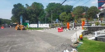 Perawatan Akses Jalan ke RSUD Bangil Gunakan Anggaran Internal