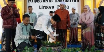 Gus Qowim Dampingi Wagub Jatim Resmikan Aula di PP HM Al Mahrusiyah III Ngampel