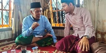 Ada di Palembang, Kiai Marzuki Terlihat Salati Jenazah Katib Syuriah PWNU Jateng di Semarang
