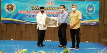 Puncaki HPN 2021, PWI Lamongan Anugerahi Bupati Fadeli Ronggo Hadi Pers Award