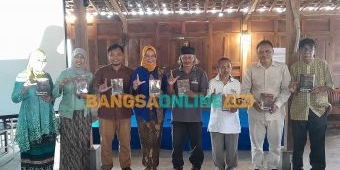 Peluncuran Buku Puisi Kukenang Sidoarjo Meriahkan Harjasda ke-167