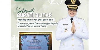 Pj Gubernur Jatim Beri Penghargaan Bupati Blitar atas Kepedulian Terhadap Lansia