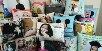 Bantal Wajah Kostum Raih Omzet Rp 50-70 Juta per Bulan