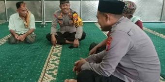 Melalui Pakdhe Eling, Kapolsek Kemlagi Mojokerto Giatkan Partisipasi ke Masjid