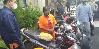 Buat Bayar Utang, ​Seorang IRT di Ngawi Nekat Curi Motor di Sawah