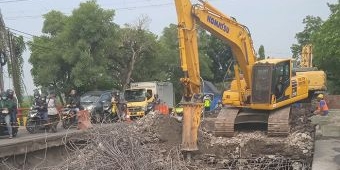 Perbaikan Jembatan Ambles, Ribuan Pelanggan PDAM Lamongan Terdampak