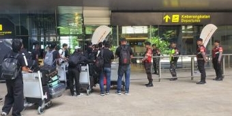 Polres Kediri KotaSiagakan Personel Kawal Mobilitas Penumpang di Bandara Dhoho
