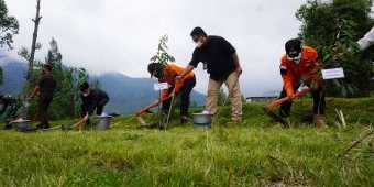 Antisipasi Longsor di Kota Batu dengan Tanam 1.450 Pohon