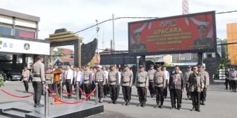 Kapolres Lamongan Serahkan Penghargaan untuk 41 Anggota dan Warga Berjasa
