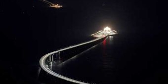 Dahsyat! China Buka Jembatan Paling Mengerikan, Ajak Berkendara di Dasar Laut