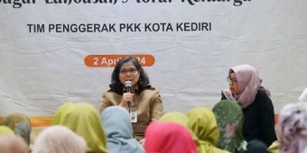 Buka Pondok Ramadan TP PKK Kota Kediri, Zanariah: Investasi Terbaik adalah Bekali Anak dengan Moral