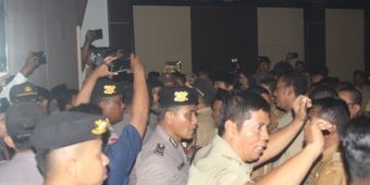 ​Tersinggung Statement Berbau Provokasi, Ratusan Kades Luruk DPRD Pasuruan