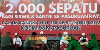 HUT TNI ke-80, Kodim 0819 Bagikan 2.000 Pasang Sepatu ke Siswa dan Santri se-Pasuruan Raya