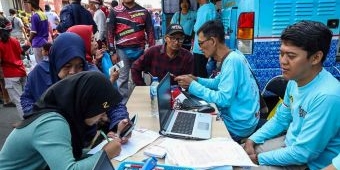 Jemput Bola Pelayanan Adminduk, Dispendukcapil Kota Kediri Hadir Semarakkan Agustusan di CFD