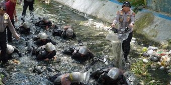 Kapolres Pamekasan Pimpin Latihan PHH dan Pembinaan Bintara