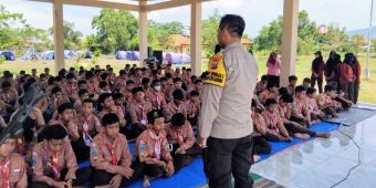 Polsek Krembung Beri Pembinaan Keamanan Perkemahan Pramuka SMPN 1 Tulangan