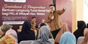 Bupati Kediri Salurkan Bantuan Tunai untuk Pengembangan Usaha PKL