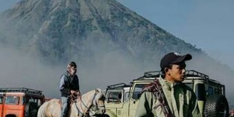 Pengunjung di Bawah Umur 10 dan 60 Tahun ke Atas Dilarang Masuk ke Bromo