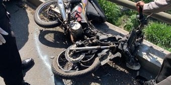 Mobil Pelat Merah Milik Pemkab Blitar Tabrak Pengendara Motor Hingga Tewas