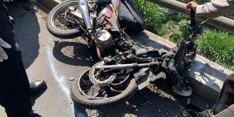 ​Mobil Pelat Merah Milik Pemkab Blitar Tabrak Pengendara Motor Hingga Tewas