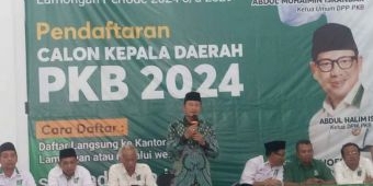 Pilkada Lamongan 2024, Yuhronur Efendi Diantar Puluhan Kiai dan Gus saat Daftar ke PKB