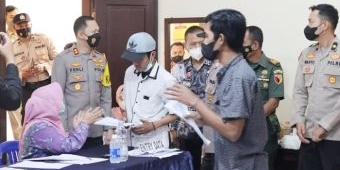 Kunker ke Polsek Tajinan, Kapolres Malang Tinjau Gerai Vaksinasi Presisi Dosis Booster