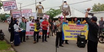 Dana Koperasi Rp2,6 M Raib, Anggota KPRI Dwijo Utowo Demo Tuntut Pengurus Tanggung Jawab