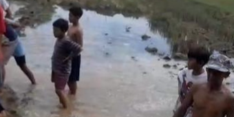 2 Bocah Tewas Tenggelam saat Mancing dan Berenang di Kali Merkuris Bojonegoro