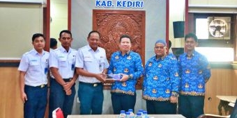 Amankan Aset Rp52,2 Miliar, KAI Daop 7 Madiun Terima 23 Sertifikat Elektronik dari BPN Kediri
