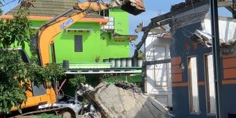 Cinta Kandas, Rumah di Ngawi Amblas Usai Pasangan 9 Tahun Pacaran Gagal Nikah