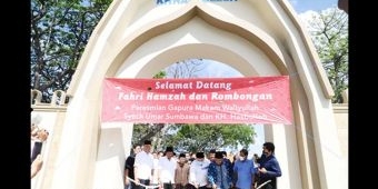 ​Fahri Hamzah Resmikan Gapura Makam Syekh Umar Sumbawa dan K.H. Hasbullah