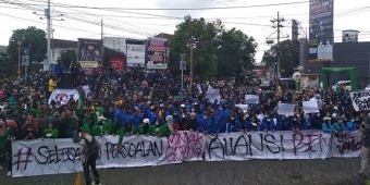 Tanggapi Berbagai Kebijakan Pemerintah, Aliansi BEM se-Jember Gelar Demo
