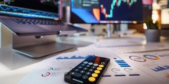 Peran Doktor Ekonomi dalam Merumuskan Arah Pembangunan Menuju Indonesia Emas 2045