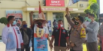Kakek Usia 78 Jalan Kaki Jepara, Bali, Jakarta Temui Kepala BNN, di Banyuwangi Disambut Kapolresta  