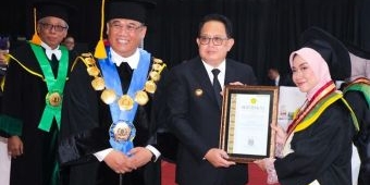 Wisuda UPN Veteran, Adhy: Perguruan Tinggi Berperan Penting sebagai Intellectual Capital SDM