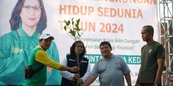 Peringati Hari Lingkungan Hidup Sedunia, Pj Wali Kota Kediri Tanam Pohon di Sumber Dadapan