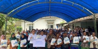 Program TJSL, BRI Tuban Salurkan 2.000 Paket Sembako di Kecamatan Soko