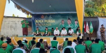 Pererat Silaturahim, Ansor Bangkalan Bagi-Bagi Takjil, Istighotsah, dan Buka Bersama