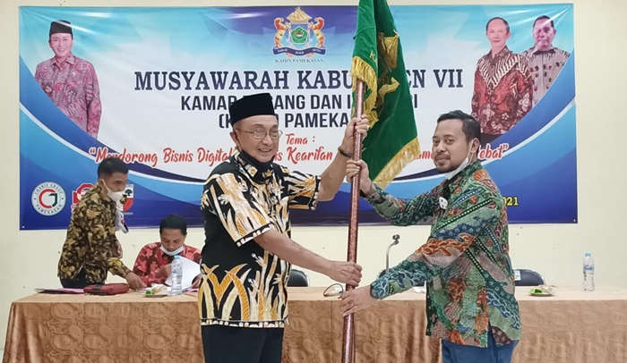 Terpilih Aklamasi, Harisandi Savari Nahkodai Kadin Pamekasan Periode 2021-2026