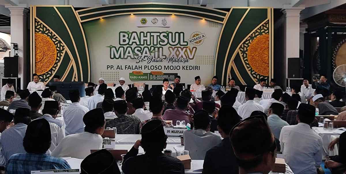 Bahtsul Masail Kubro ke-25 di Pondok Pesantren Al Falah Ploso, Kecamatan Mojo, Kabupaten Kediri. Foto: Ist