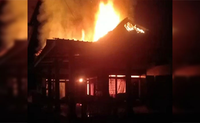 Sebuah rumah yang ludes terbakar di Desa Tanjung, Kecamatan Pegantenan, Kabupaten Pamekasan.