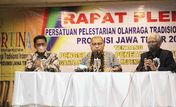 Dr. Kuswanto, SH, MH terpilih secara aklamasi menjadi Ketua Umum Portina Jatim dalam rapat pleno di Hotel Sahid, Surabaya. foto: istimewa