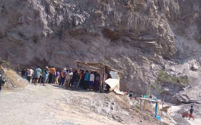 Lokasi korban menambang batu.